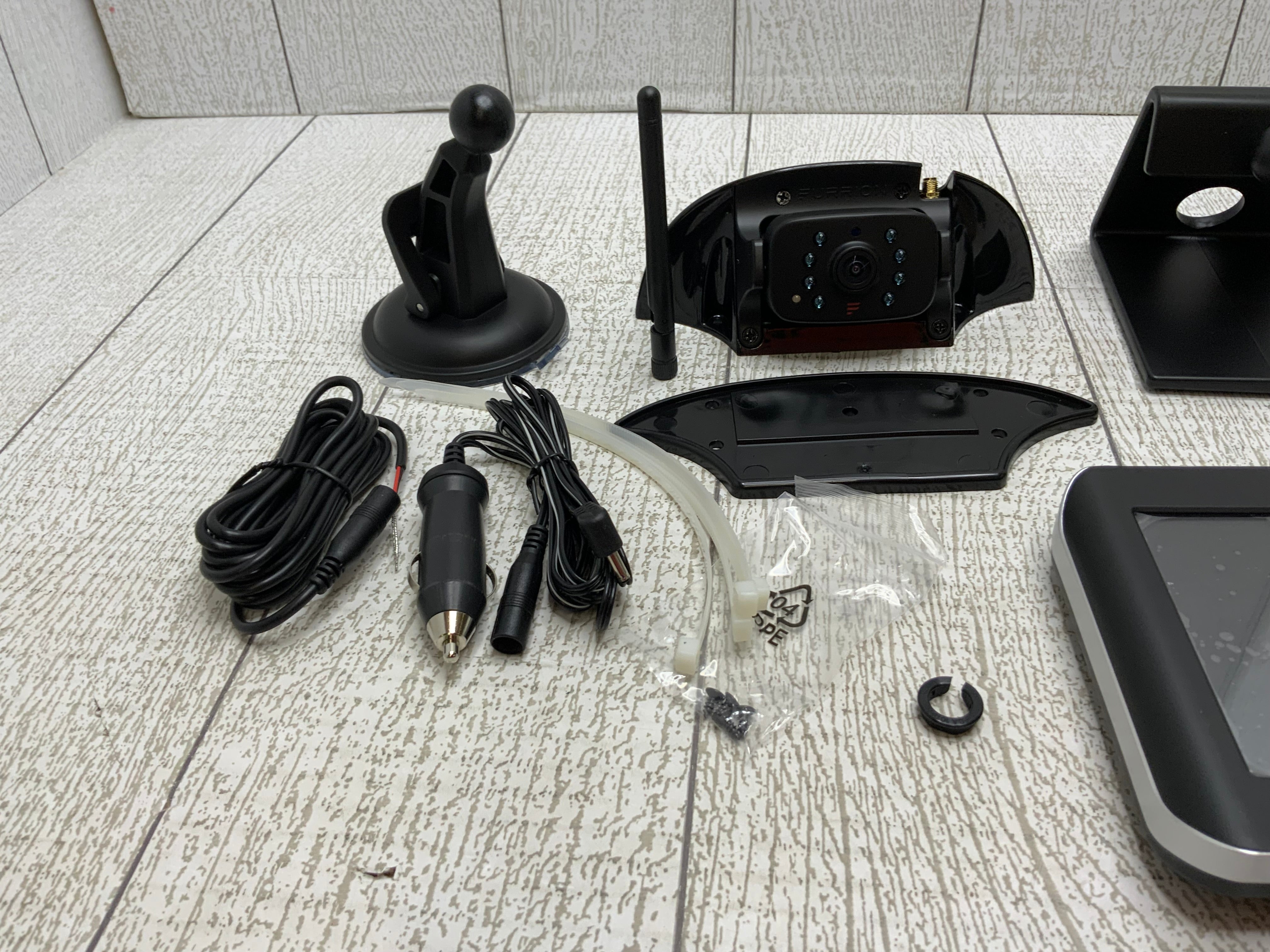 Furrion Vision S 7 Inch Wireless RV Backup System with 1 Rear Sharkfin Camera (8060166537454)